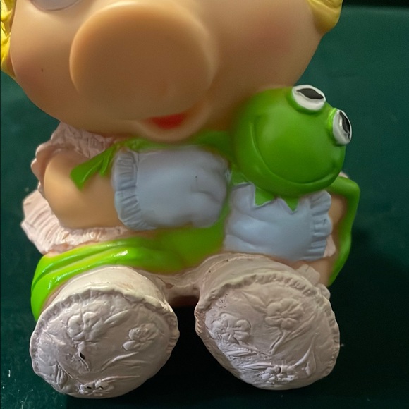 Miss Piggy Figurine with Kermit Rubber Figurine 1984 - Picture 2 of 4